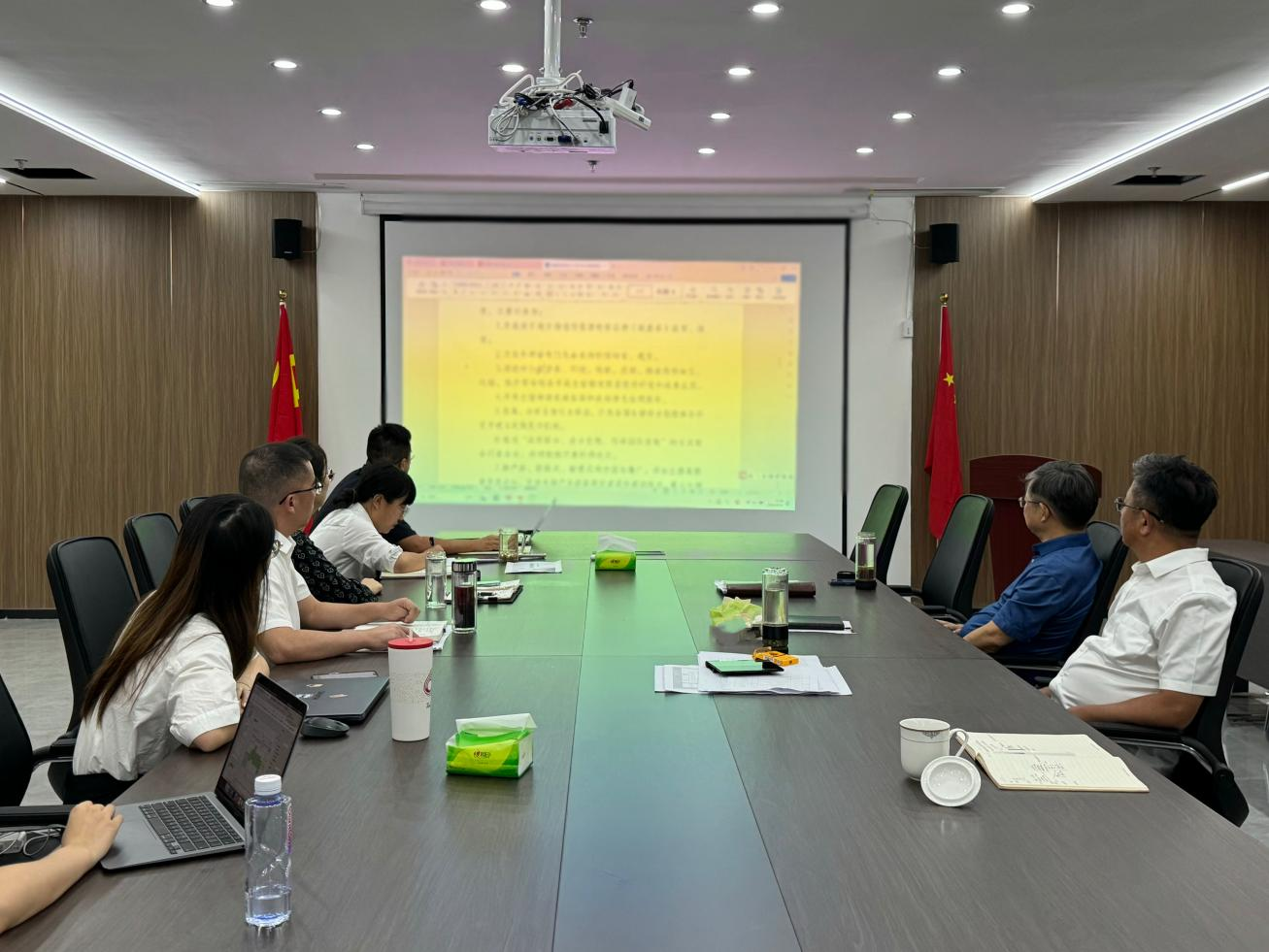 易飞专题调研科创中心薪酬造度鼎新工作