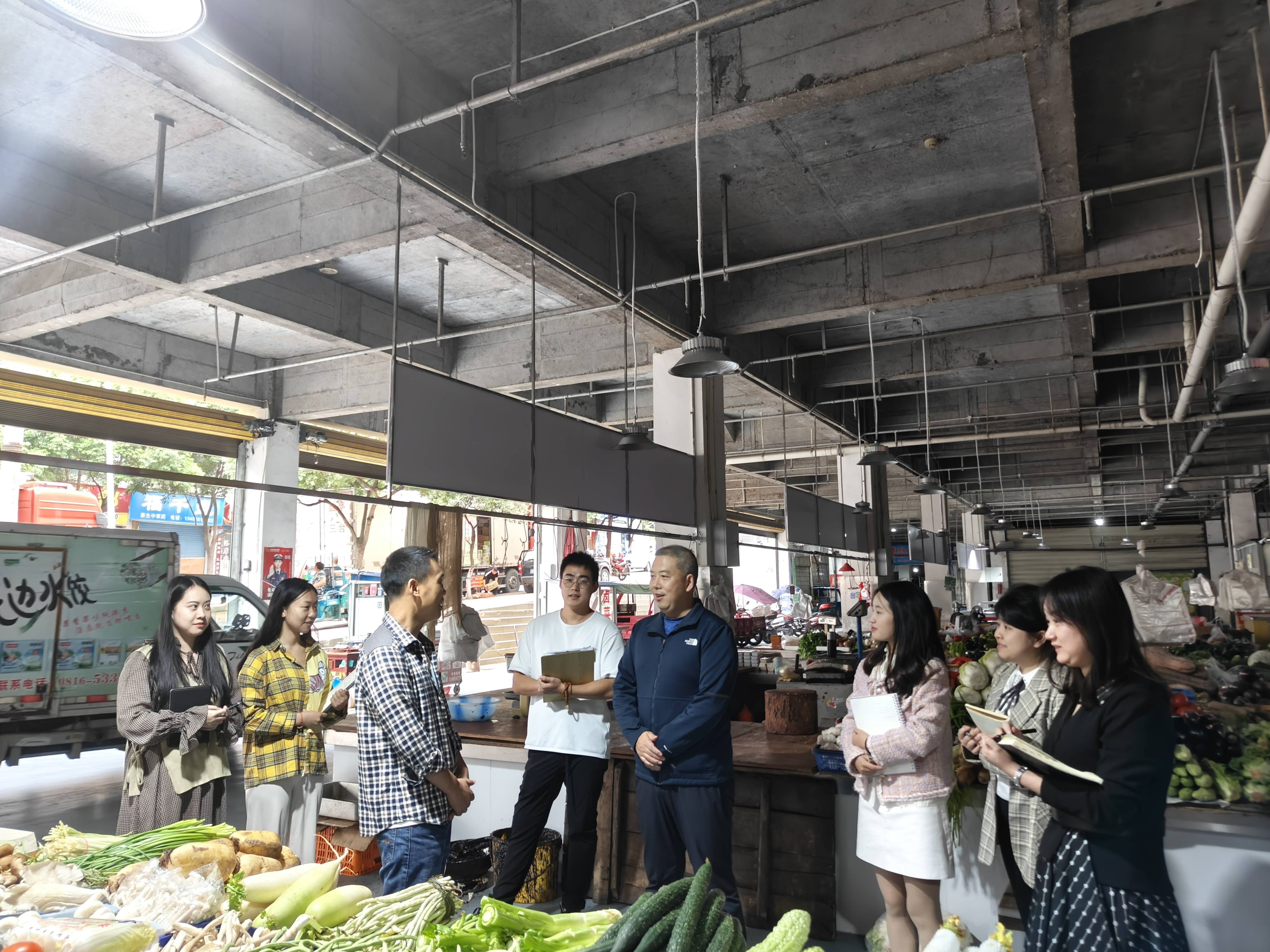 四川省三台县集润农贸市场开发有限责任公司组织发展“双节”节前安全查抄