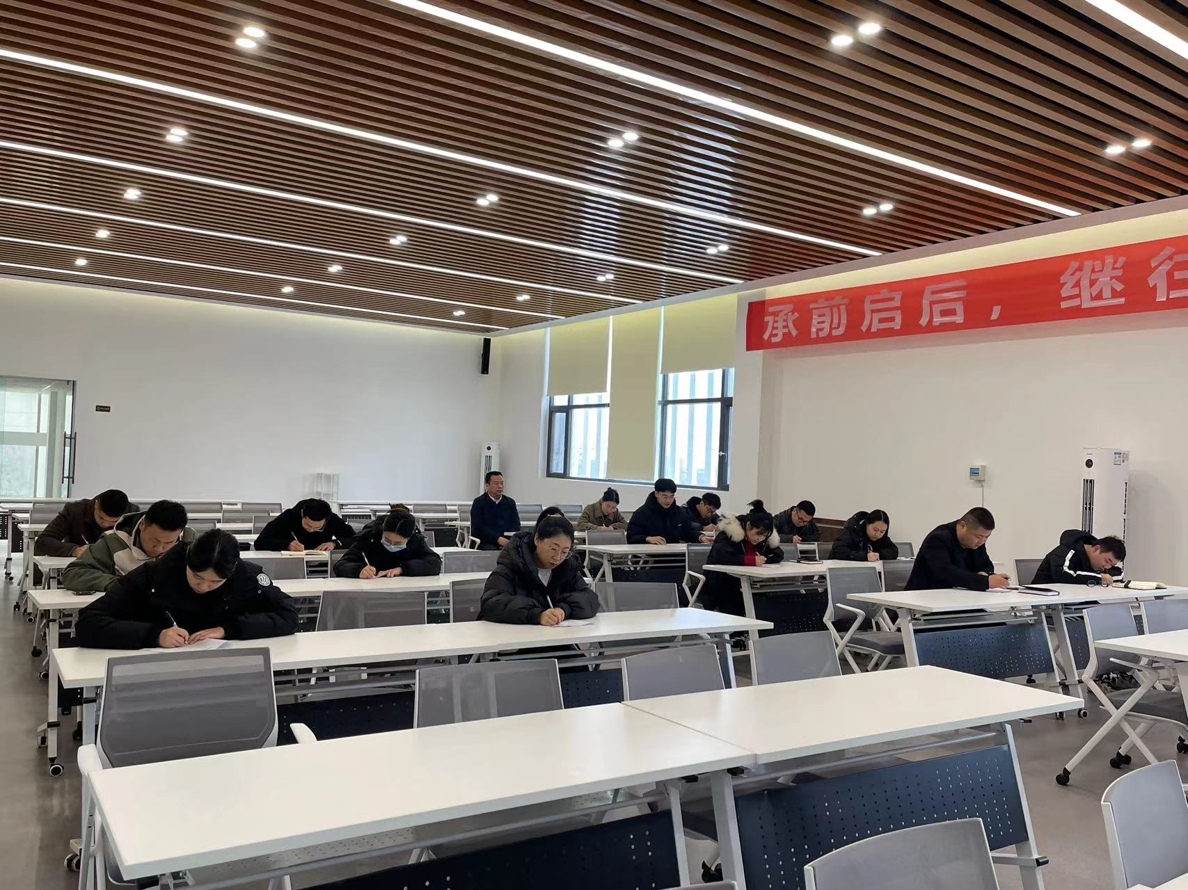 以考促学强能力 川繁猪、蜀芯猪公司组织发展业务知识考试